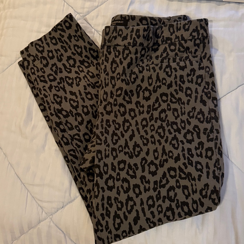Banana Republic Gray/Black Sloan Leopard Print Ankle Slacks Sz 6